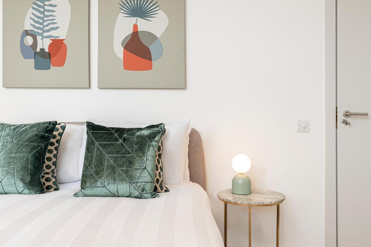 לונדון Stylish 1 Bed Flats In Soho, Next To Piccadilly Circus And Trafalgar Square מראה חיצוני תמונה