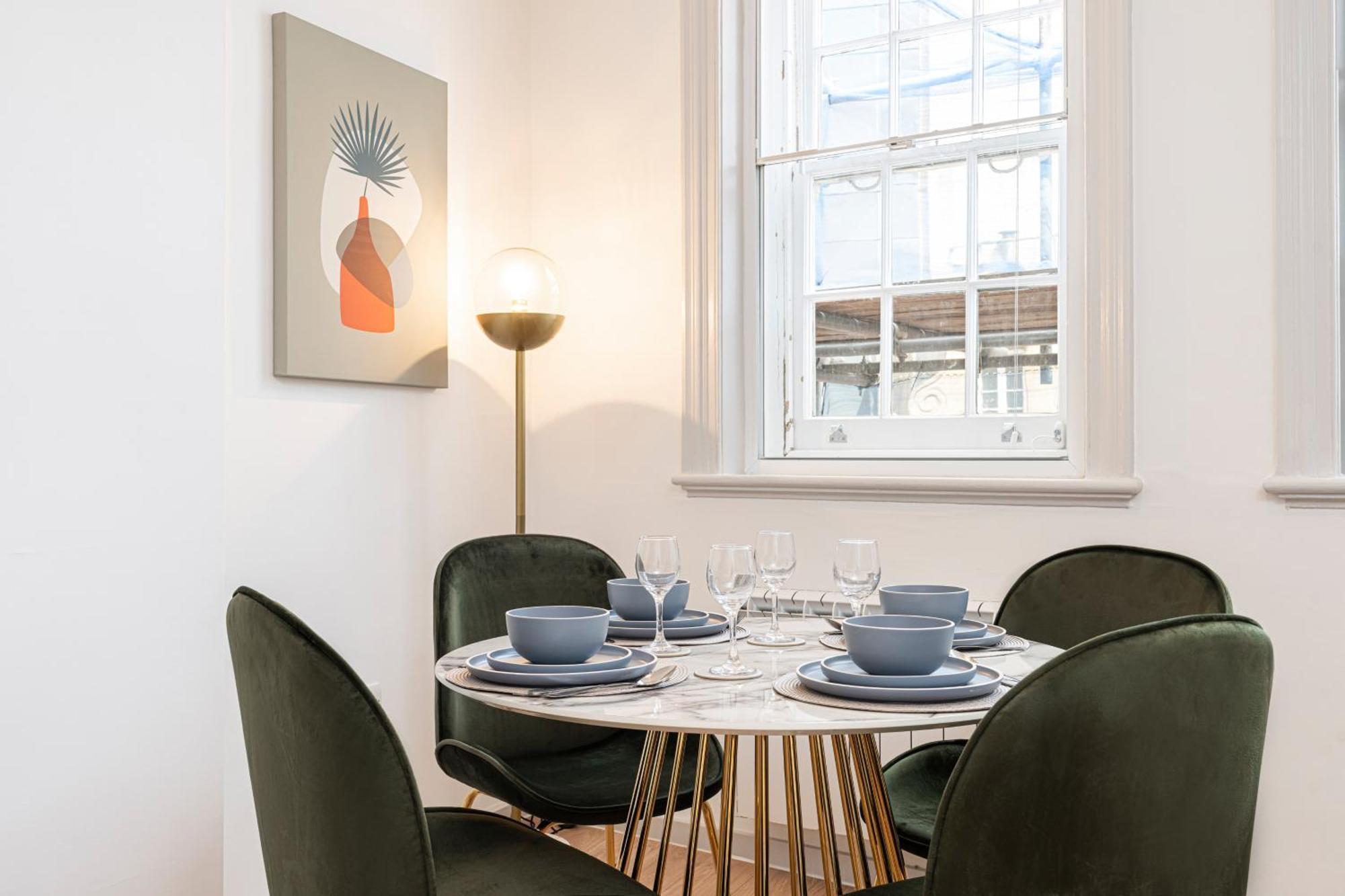 לונדון Stylish 1 Bed Flats In Soho, Next To Piccadilly Circus And Trafalgar Square מראה חיצוני תמונה