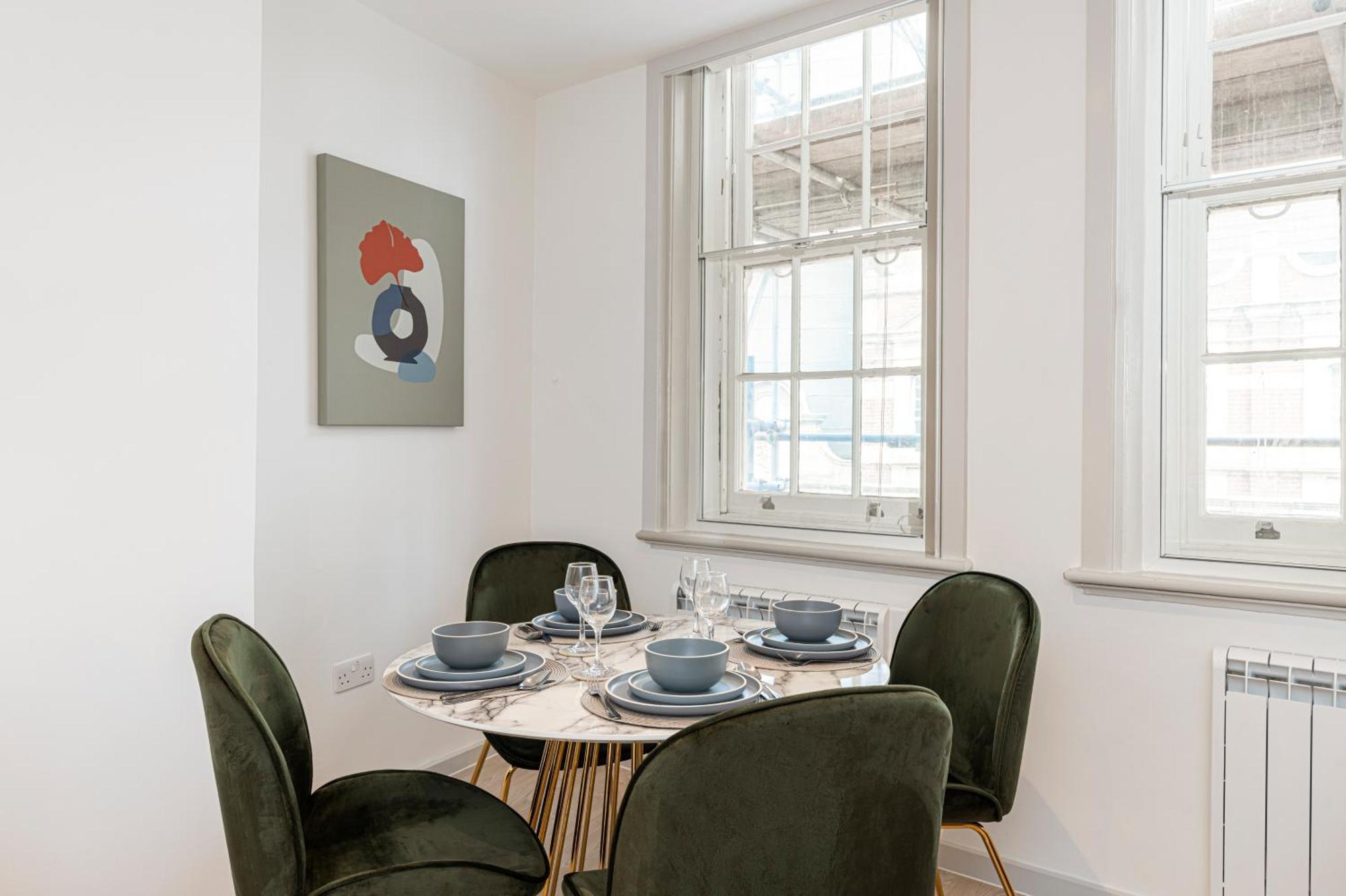 לונדון Stylish 1 Bed Flats In Soho, Next To Piccadilly Circus And Trafalgar Square מראה חיצוני תמונה